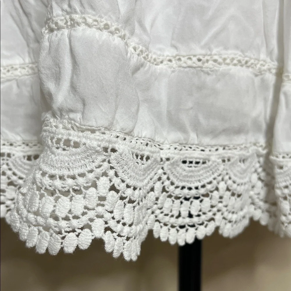 Aeropostale EUC White Lace Hem Mini Skirt